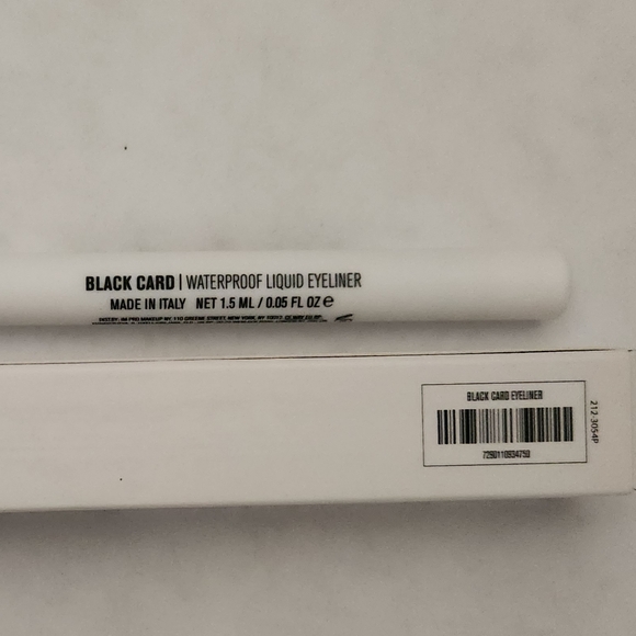 Il Makiage Black Card Liquid Eyeliner - Picture 2 of 2